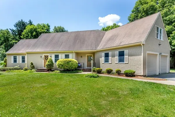 140 Grace Ln, Stoughton, MA 02021