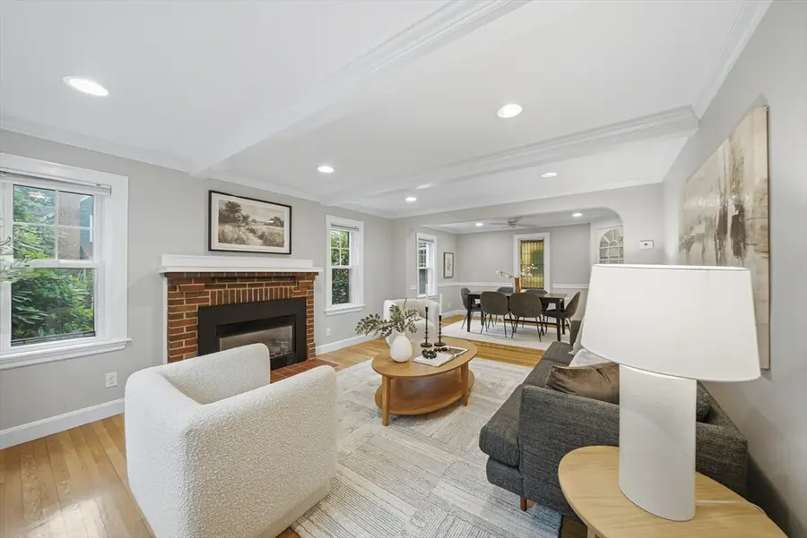 8 Brackett Ave, Stoneham, MA 02180 - #2