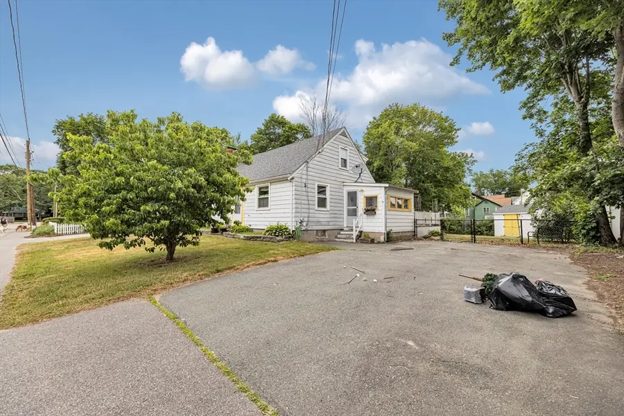 31 Delprete Ave, Rockland, MA 02370 - #3