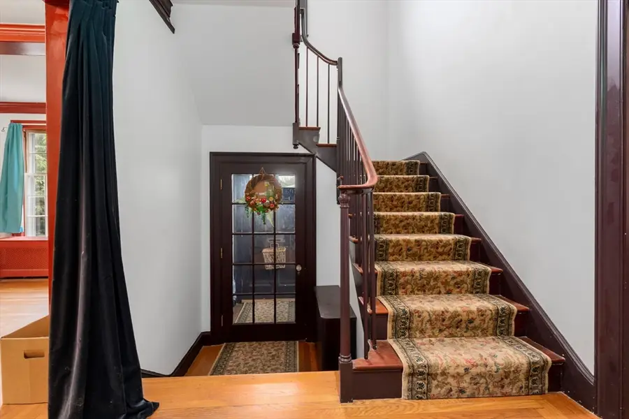 14 Linden St, Whitinsville, MA 01588 - #2
