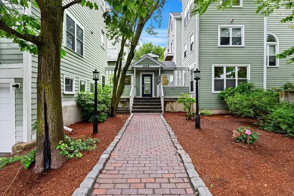 205 Richdale Ave #A14, Cambridge, MA 02140