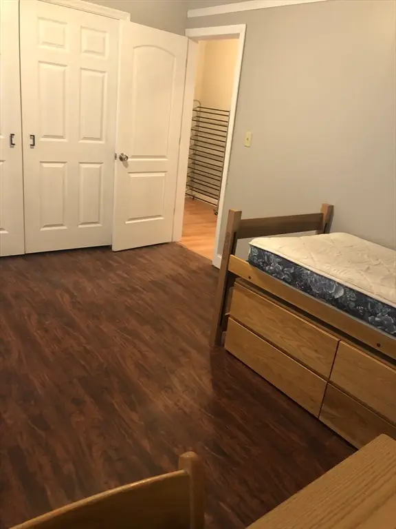 21 Dix St, Worcester, MA 01609 - #3