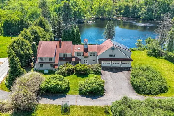 28 S Mill St, Hopkinton, MA 01748