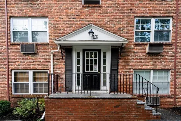 12 Colonial Village Dr #1, Arlington, MA 02474