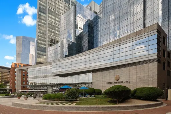 500 Atlantic Ave #17S, Boston, MA 02210