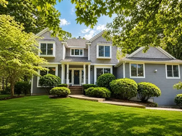 4 Burnham Dr, North Reading, MA 01864