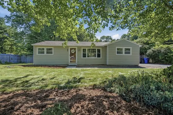 251 Shady Brook Lane, Springfield, MA 01118