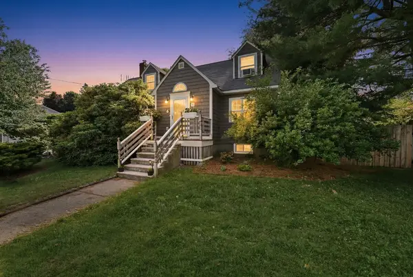 4 Laurel St, Woburn, MA 01801