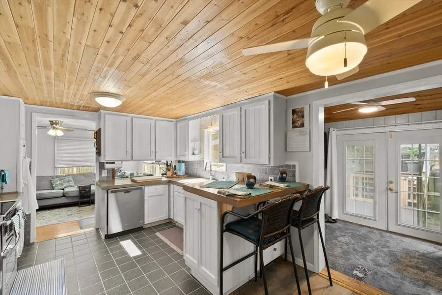 4 Laurel St, Woburn, MA 01801 - #2