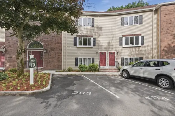 305 Salem #206, Woburn, MA 01801