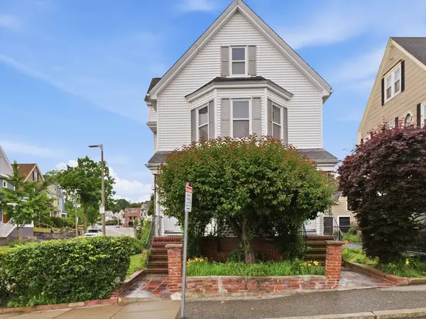 11-13 Brookfield St, Boston, MA 02131