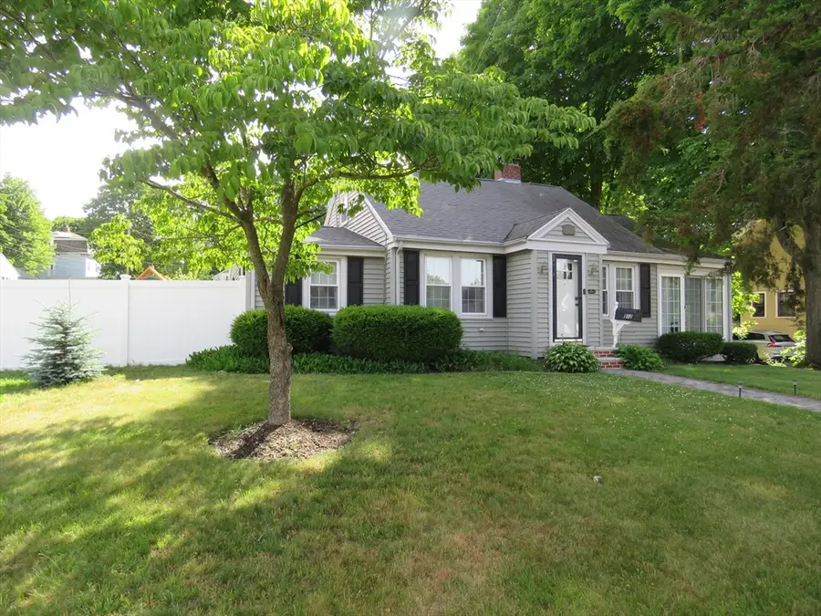 812 East St, Dedham, MA 02026 - #2