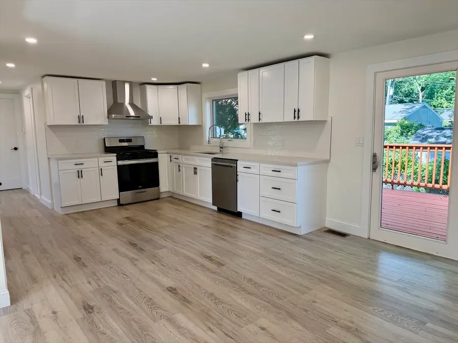 37 Karen Street, Lowell, MA 01851 - #3