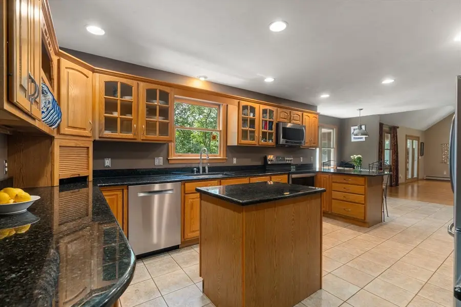 6 Nicholas Dr, Franklin, MA 02038 - #3