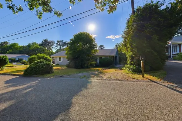 18 Cobb Ave #18, Yarmouth, MA 02675
