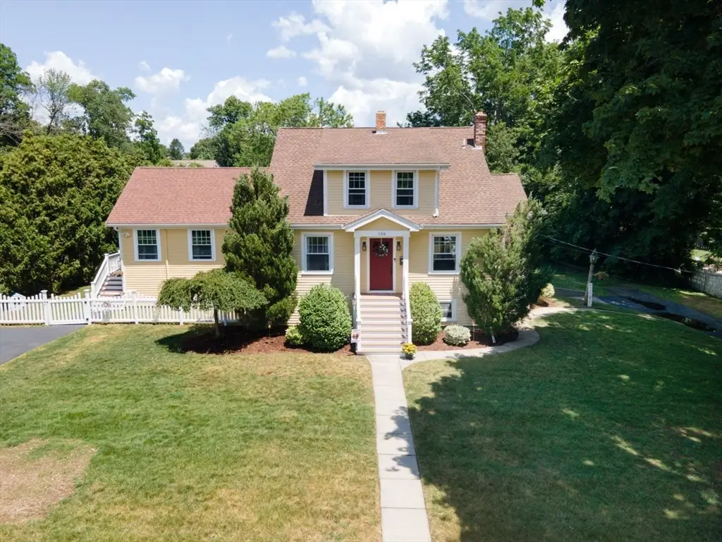 126 Grove Ave, Somerset, MA 02726 - #1