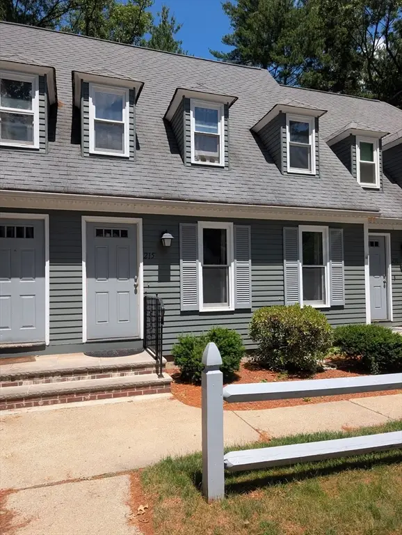 215 Wellman Ave #215, Chelmsford, MA 01863