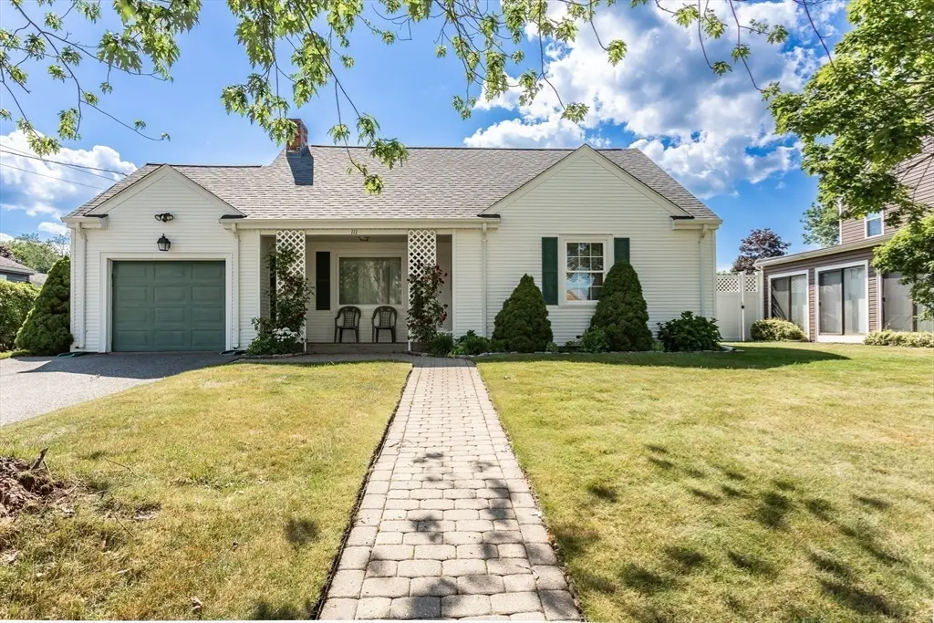 111 Mount Vernon Ave, Somerset, MA 02726 - #1