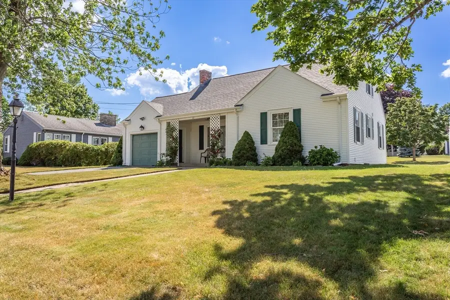111 Mount Vernon Ave, Somerset, MA 02726 - #2