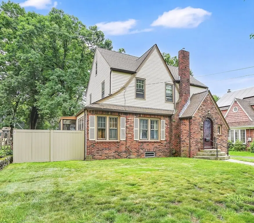 33 Olmsted Dr, Springfield, MA 01108 - #1