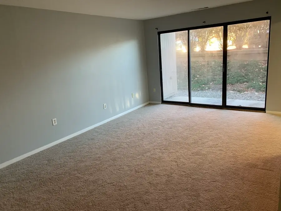 14 Shrewsbury Green Dr #D, Shrewsbury, MA 01545 - #3