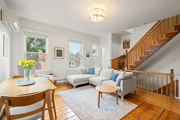 6 Fourth St Pl #3, Cambridge, MA 02141