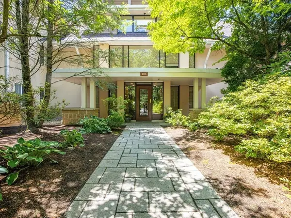 206 Allandale Road #1B, Boston, MA 02467