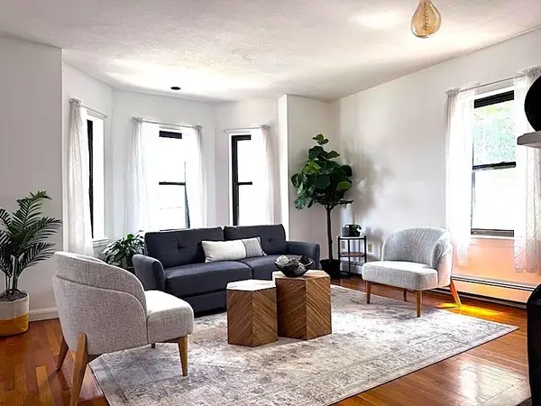 86 Walnut St #3, Boston, MA 02122