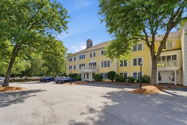 1 Riverview Blvd #1-006, Methuen, MA 01844