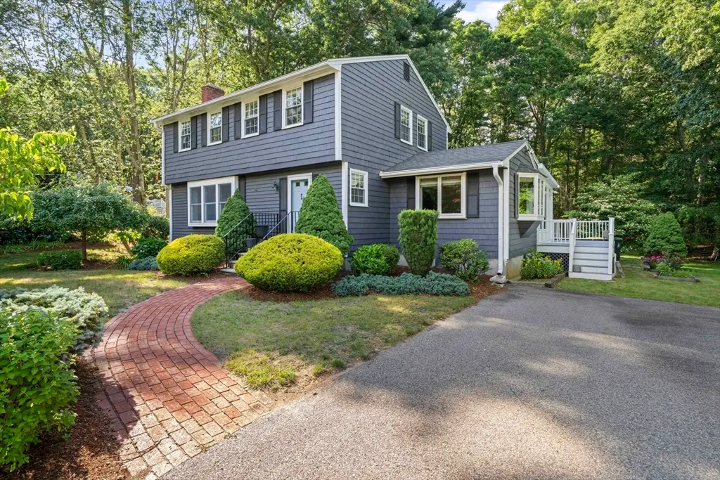 8 Joanne Dr, Hanson, MA 02341 - #1
