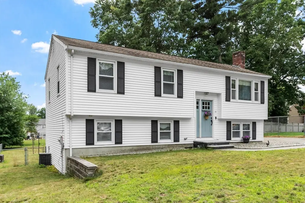 15 Dallas Rd, Lowell, MA 01854 - #1