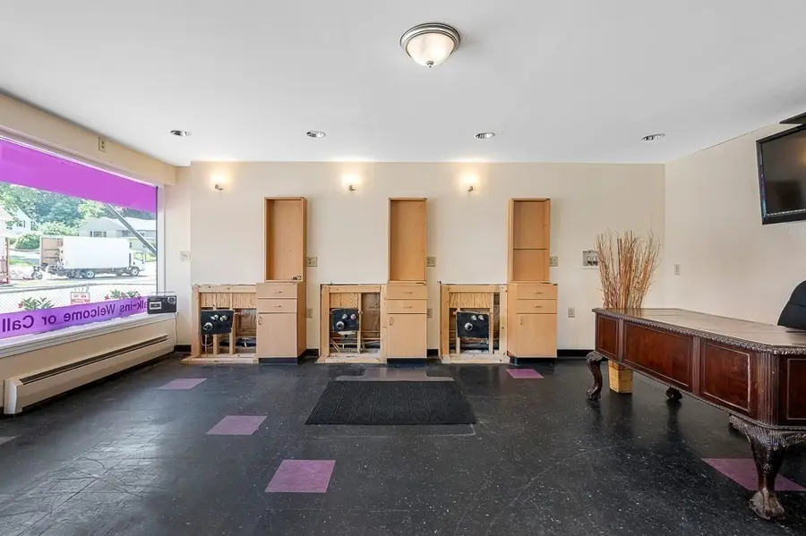 188 Auburn St, Auburn, MA 01501 - #3