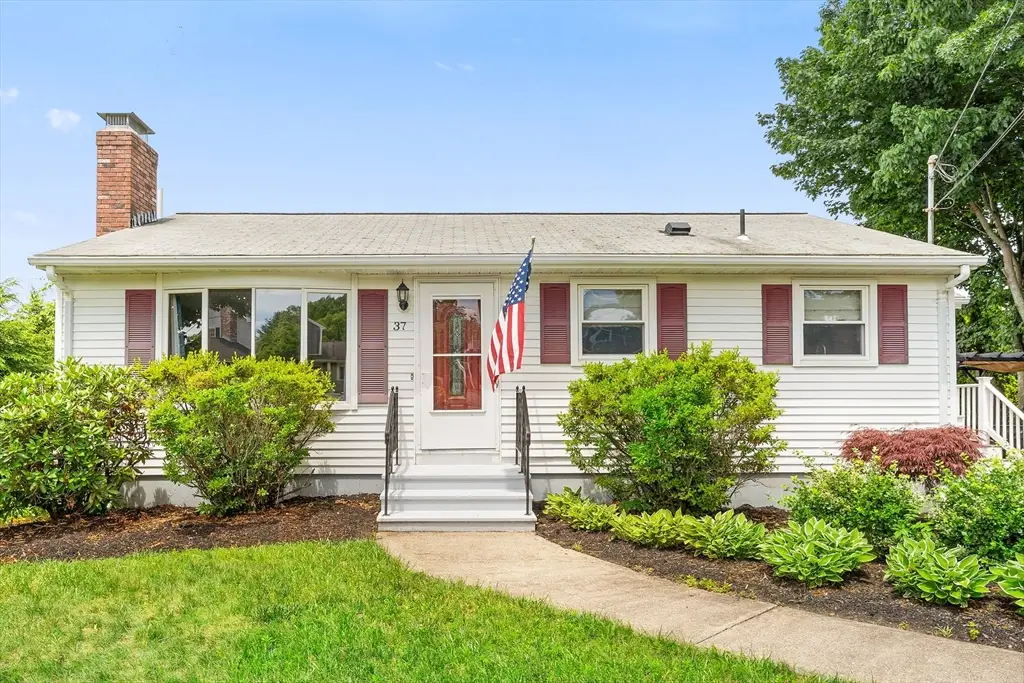 37 Angelo St, Worcester, MA 01604 - #1