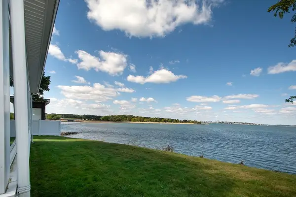 90 Shore Avenue, Quincy, MA 02169