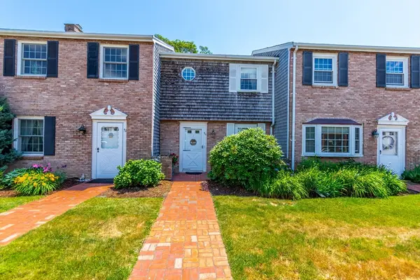 54 Captain Cook Ln #54, Barnstable, MA 02601