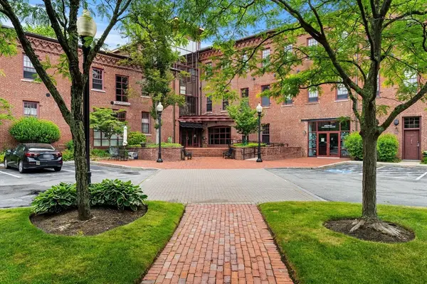 39 Millyard #202, Amesbury, MA 01913