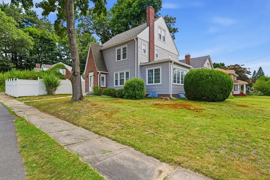 3 Pinehurst Rd., Holyoke, MA 01040 - #3