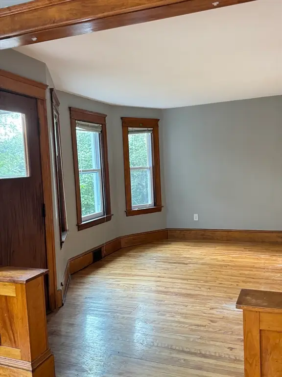 35 Standish St, Worcester, MA 01604 - #3