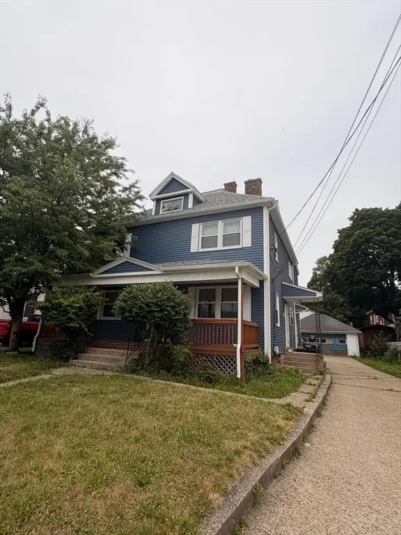 33-35 Hitchcock St, Holyoke, MA 01040