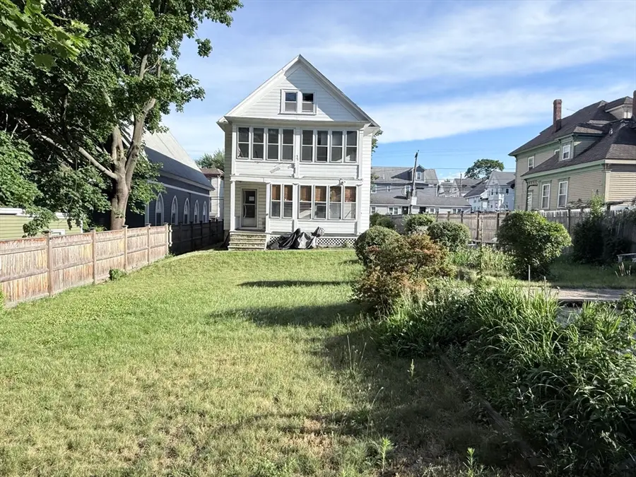 238 Moore St, Lowell, MA 01852 - #2