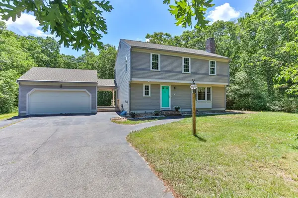 4 Carver Dr, Sandwich, MA 02563