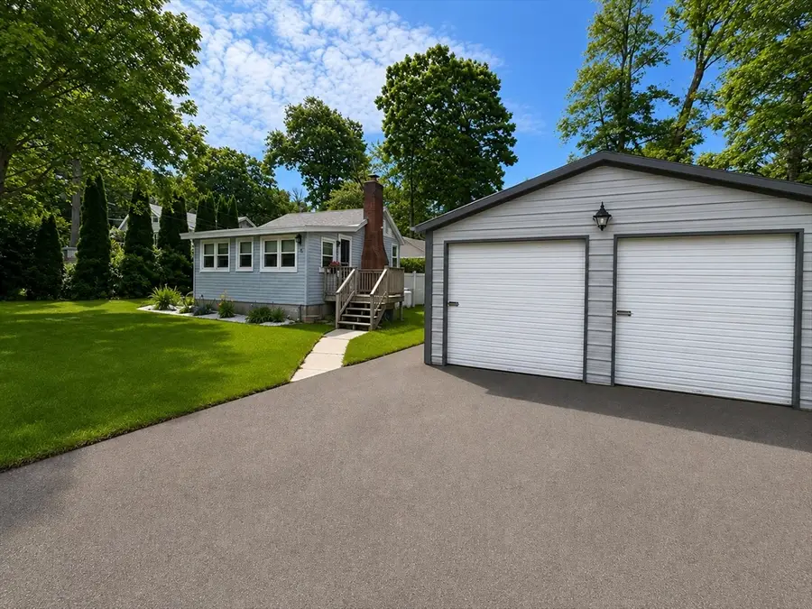 6 Lake Shore Dr, Wales, MA 01081 - #3