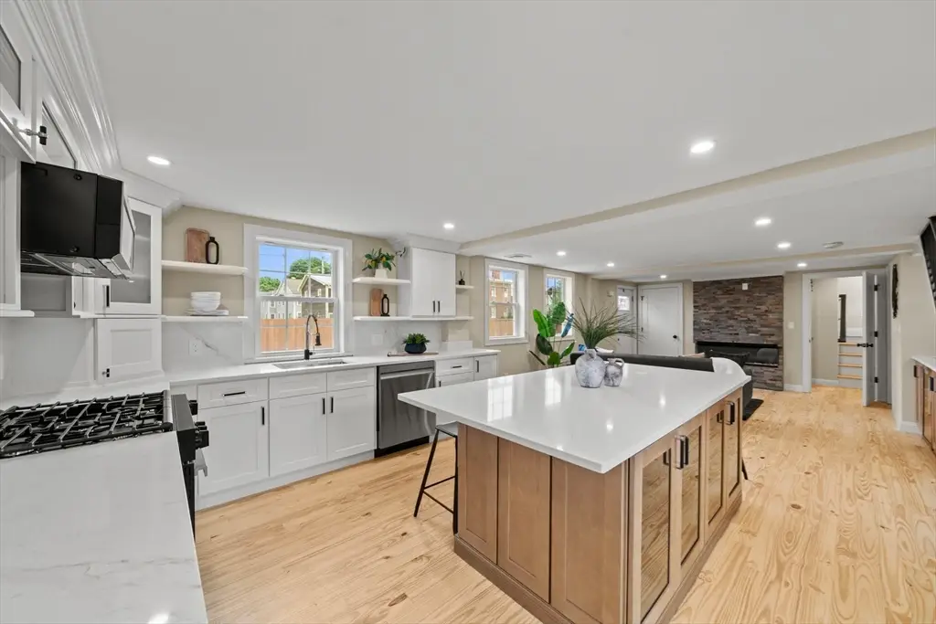 162 High St #B, Danvers, MA 01923 - #1