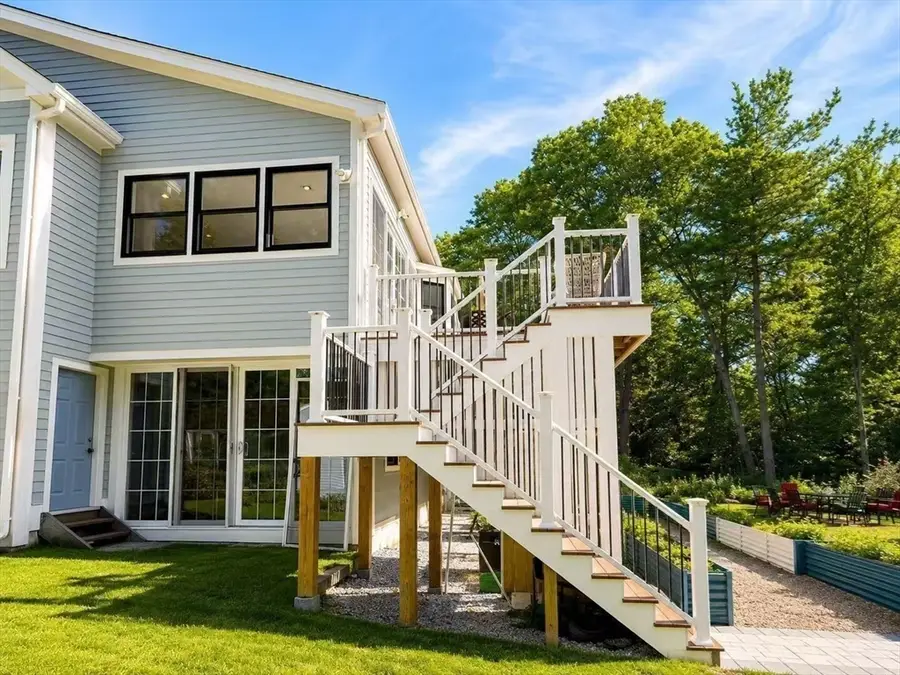 22 Meadowbrook Rd, Bedford, MA 01730 - #3
