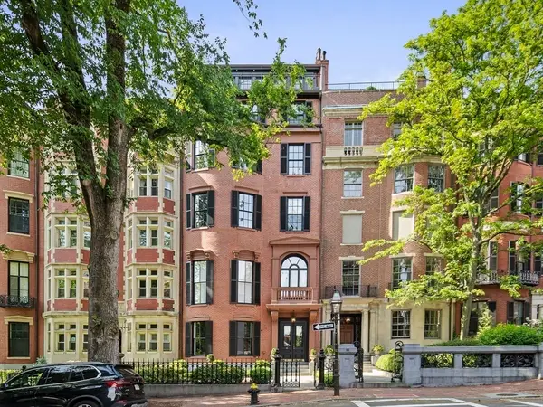 63 Mount Vernon St #4, Boston, MA 02108