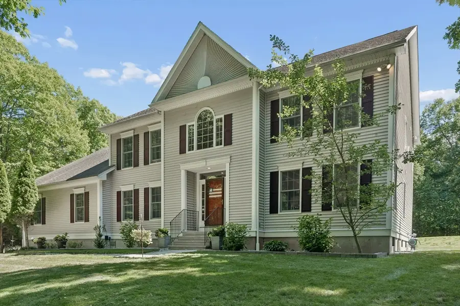 203 Maple St, Douglas, MA 01516 - #2