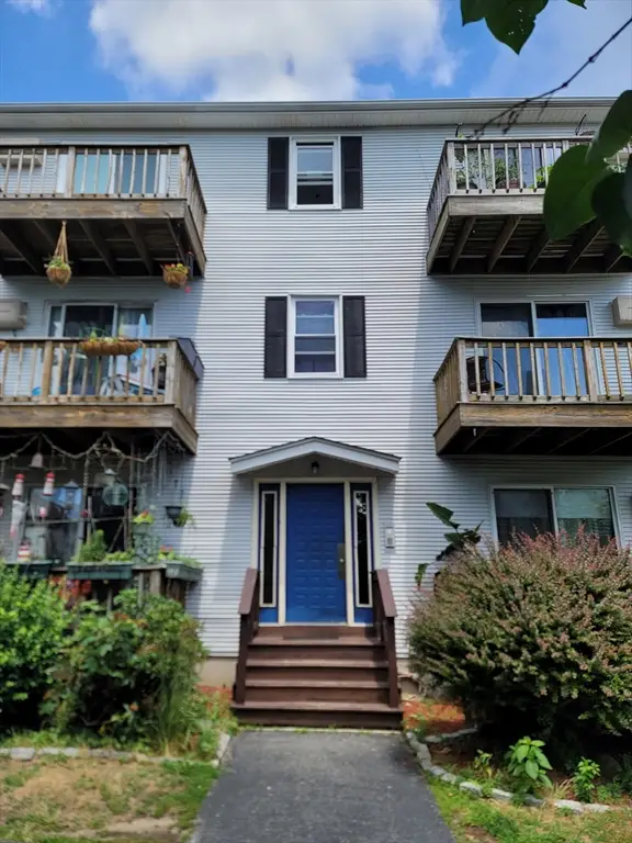 434 Linden St. #4, Fall River, MA 02720