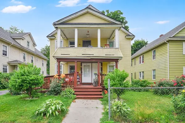 46-48 Narragansett, Springfield, MA 01107