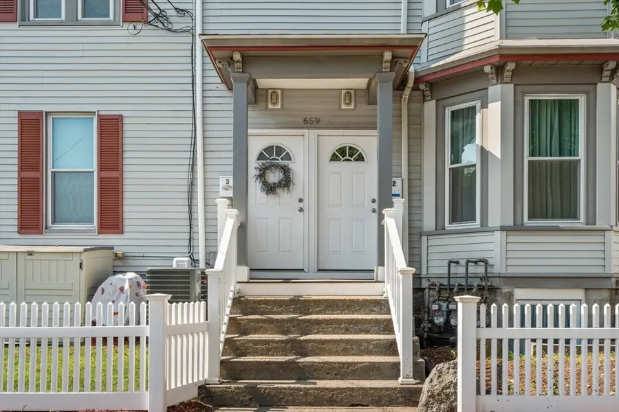 659 Moody St #3, Waltham, MA 02453 - #2