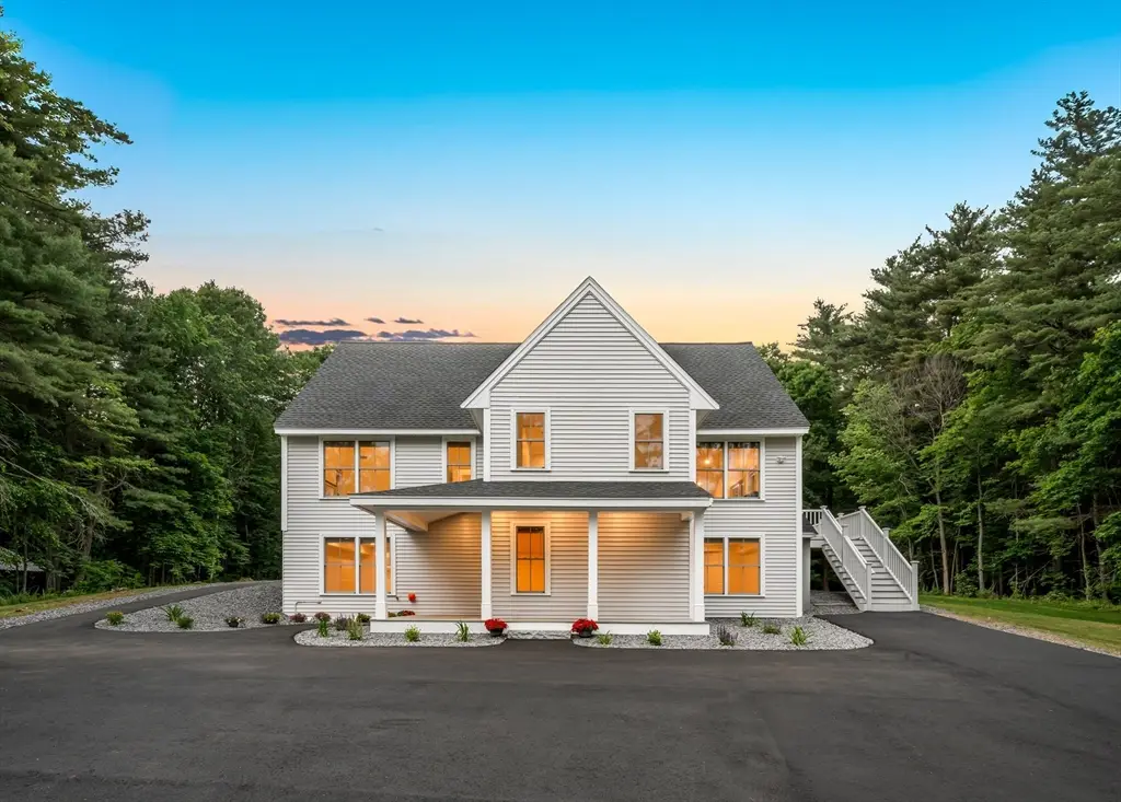 427 Middle Rd, Brentwood, NH 03833 - #1